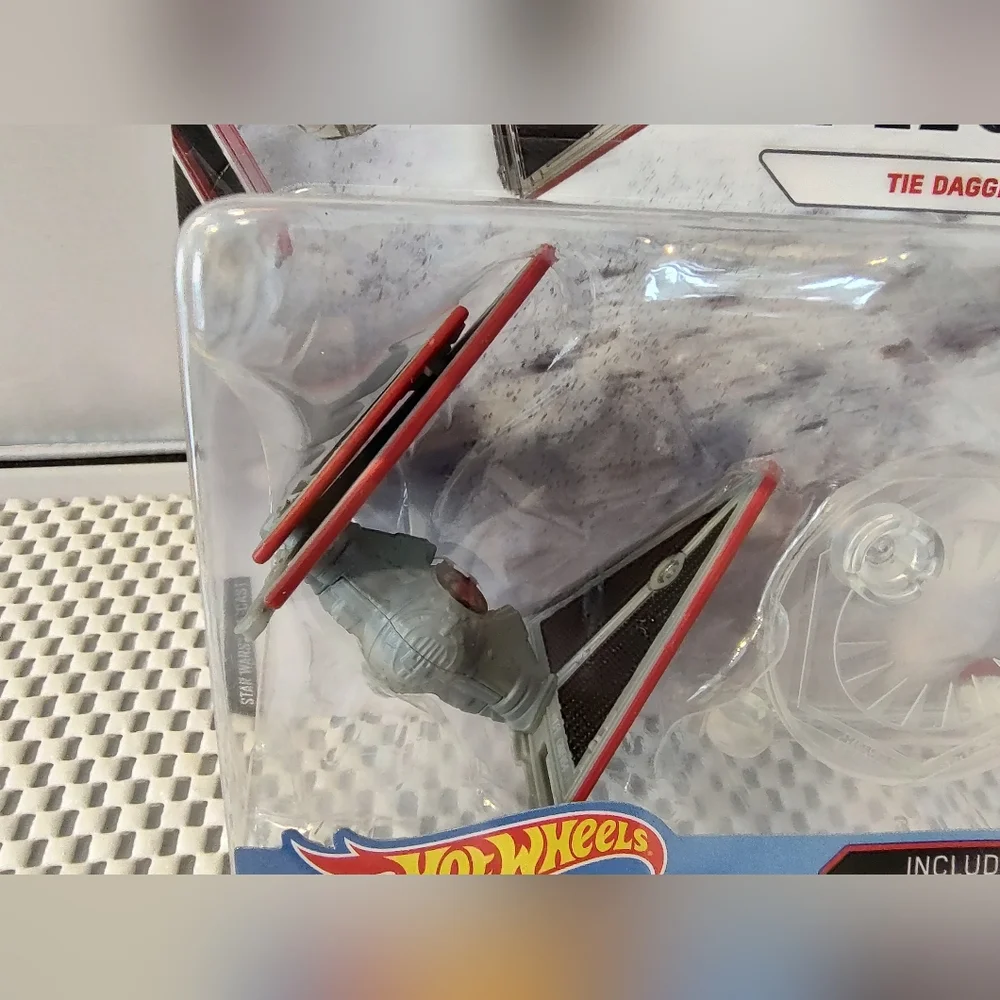 Hot Wheels Starships Tie Dagger Star Wars Die-Cast NWT Disney